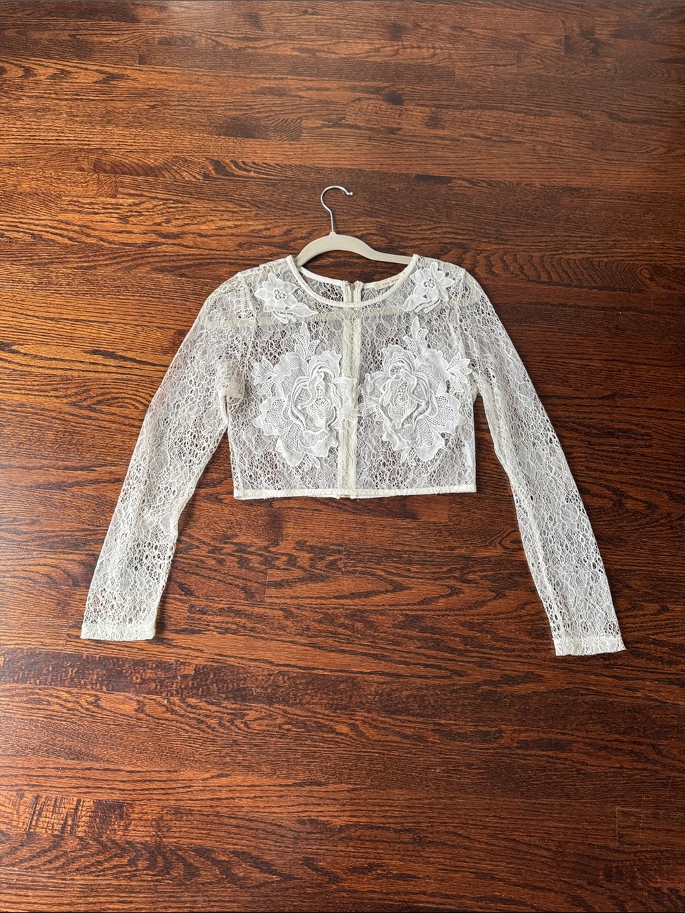 Delicate White Lace Cropped Long-Sleeve Top